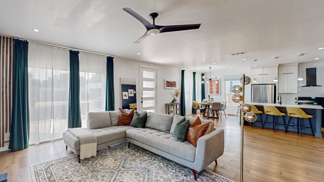 Photo of Livingroom in Cedar Crest