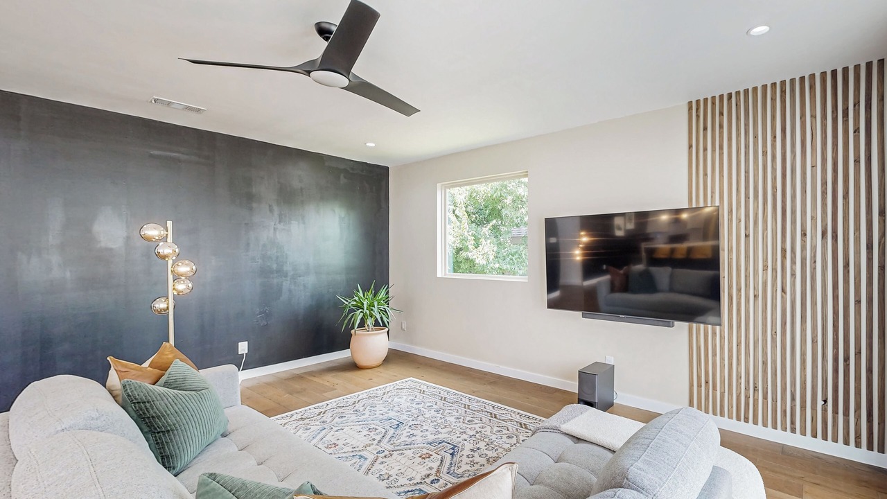 Photo of Livingroom in Cedar Crest
