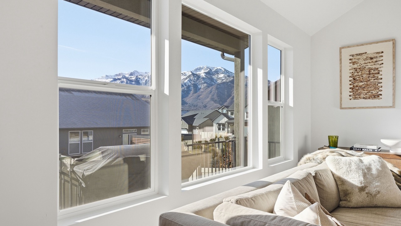 Photo of Livingroom in Mountain Green