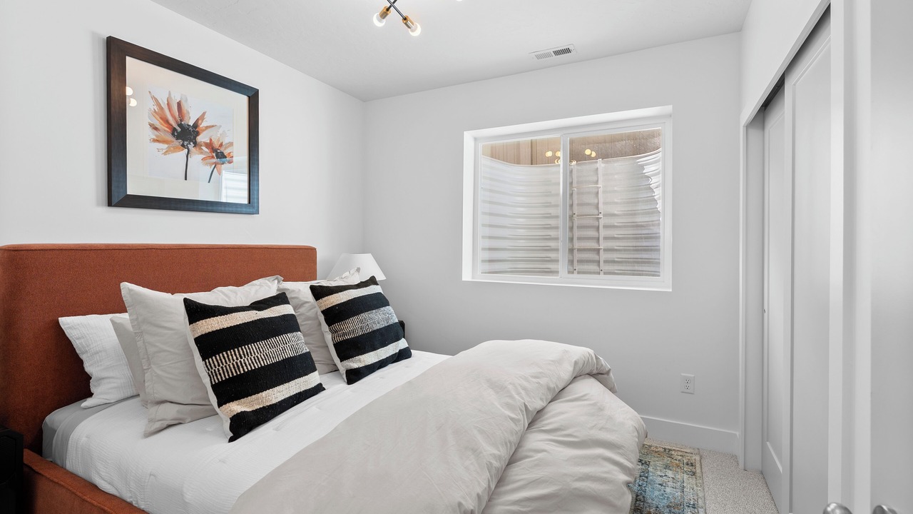Photo of Bedroom in Mountain Green