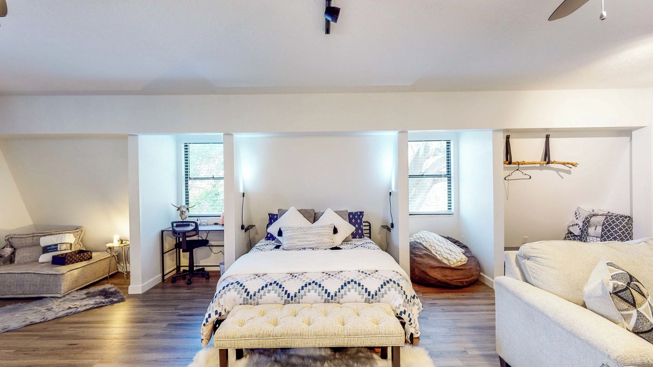 Photo of Bedroom in Goldenrod