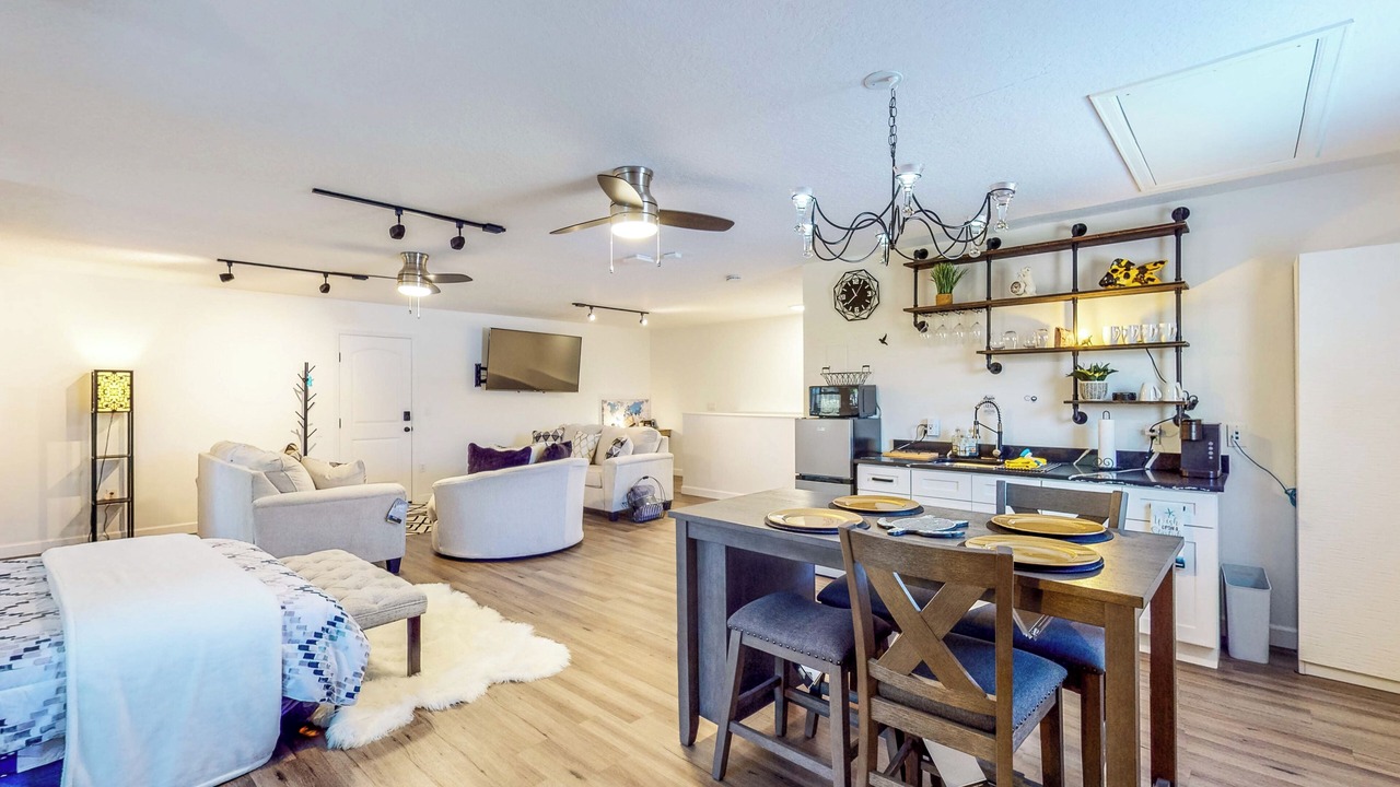 Photo of Others in Goldenrod