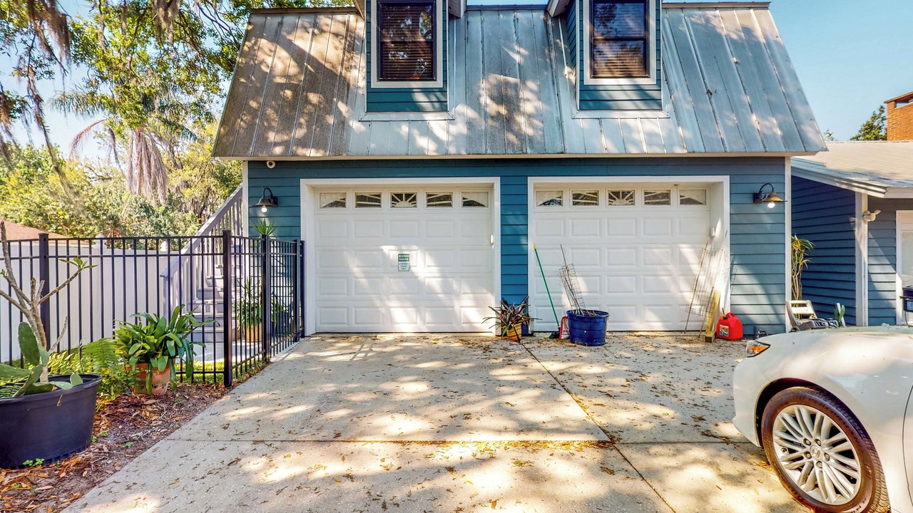 Photo of Outdoor in Goldenrod