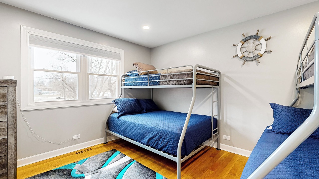 Photo of Bedroom in Channel Lake
