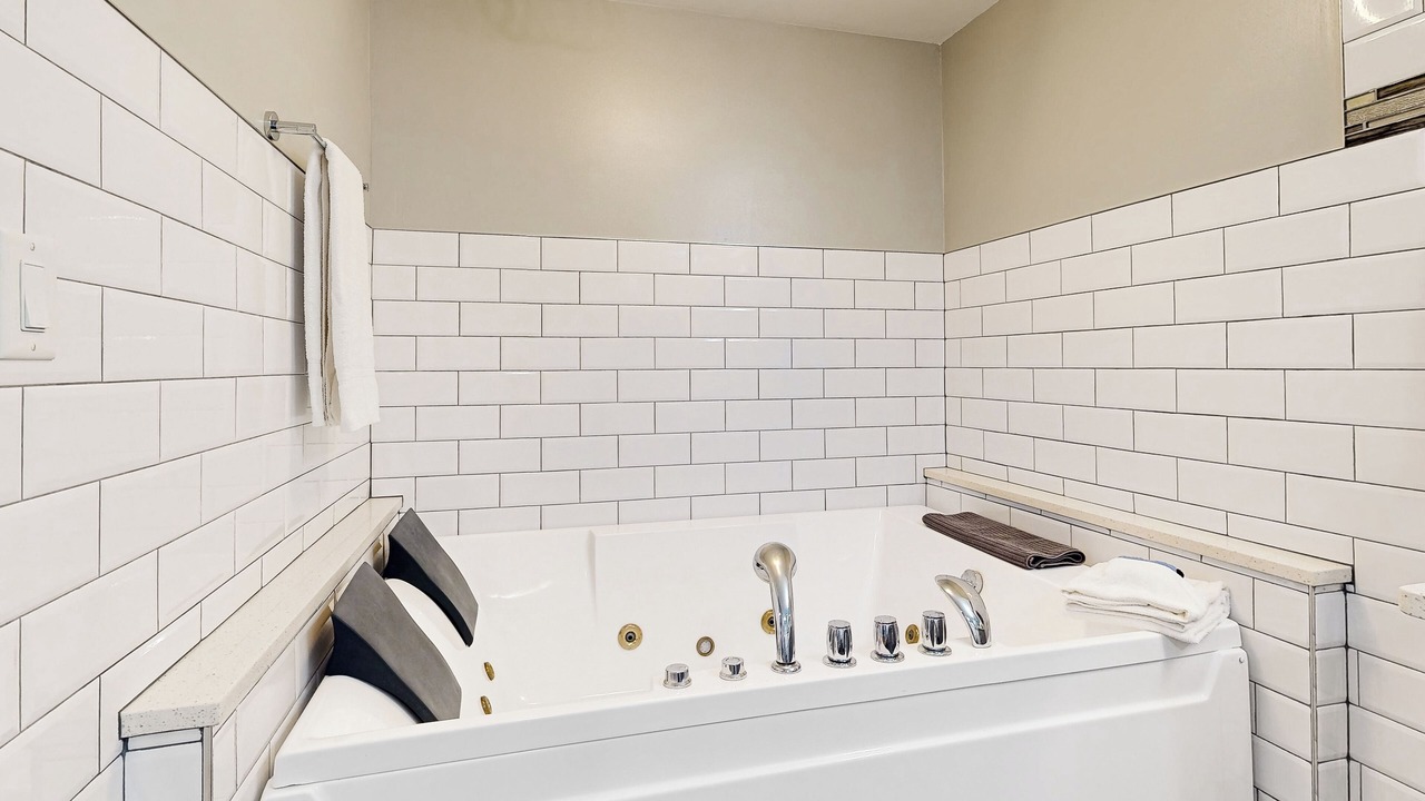 Photo of Bathroom in Channel Lake