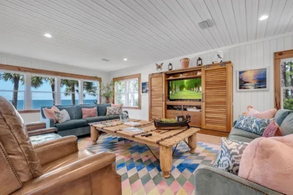 Photo of Livingroom in Alligator Point