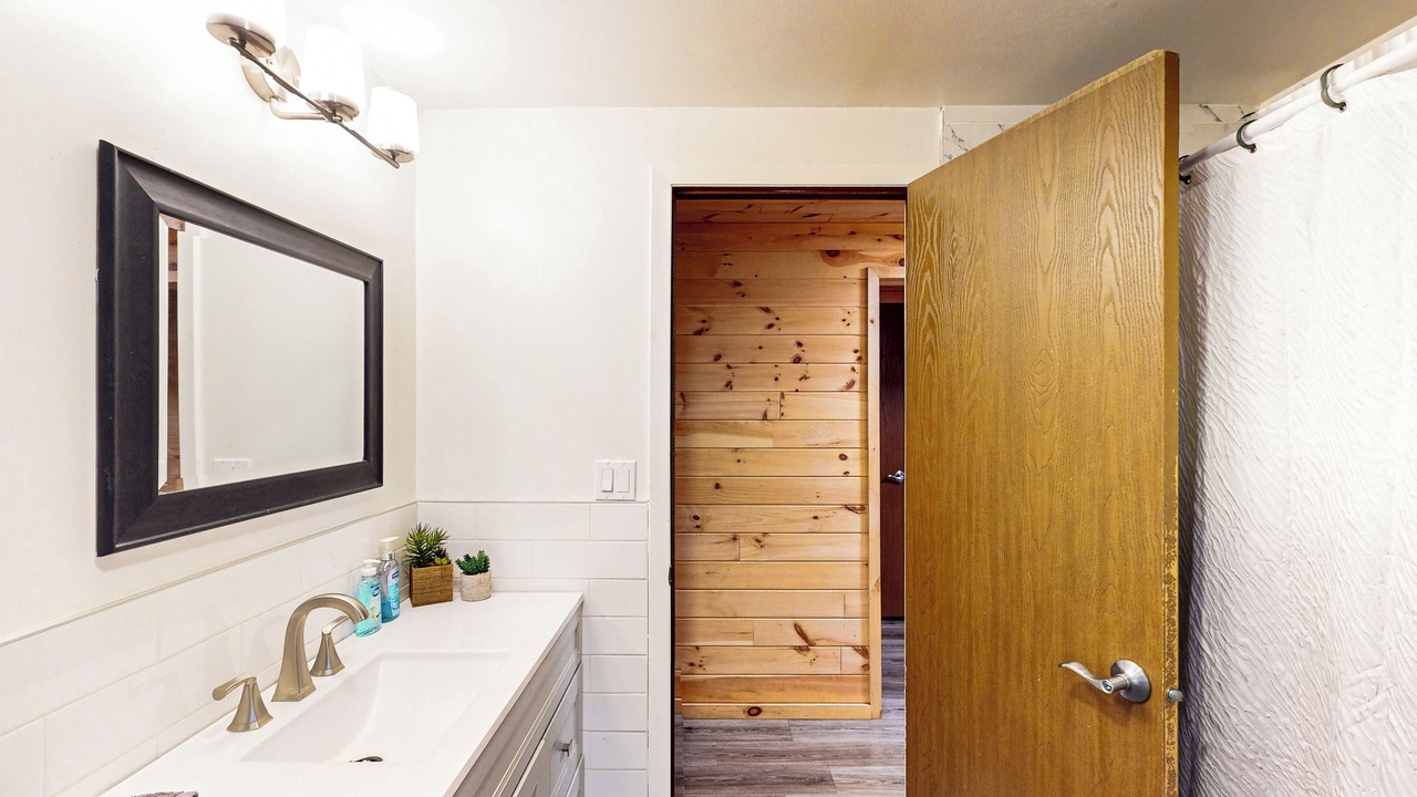 Photo of Bathroom in White Haven