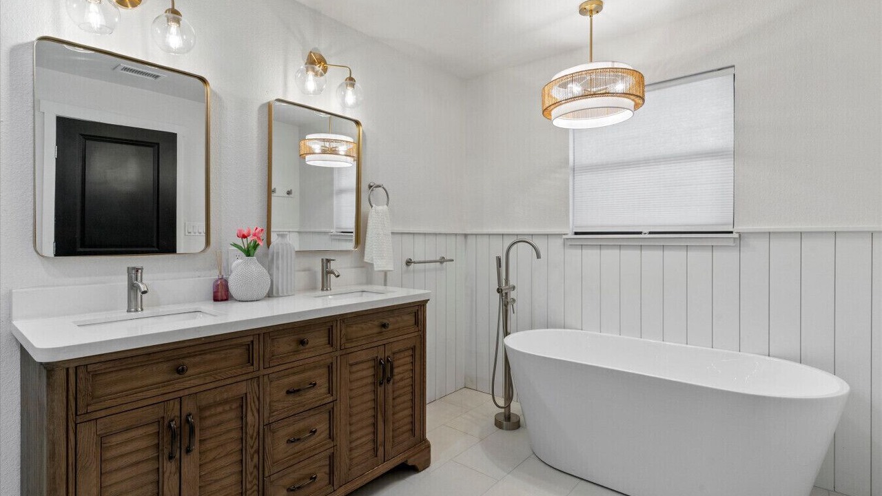 Photo of Bathroom in Seven Points