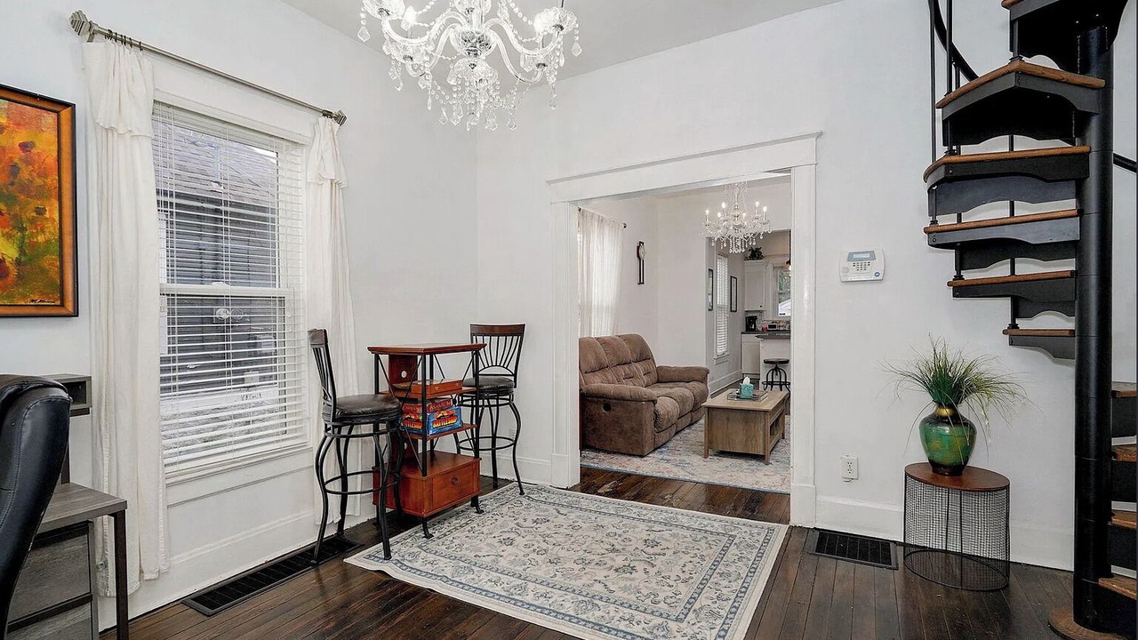 Photo of Livingroom in Downtown Springfield