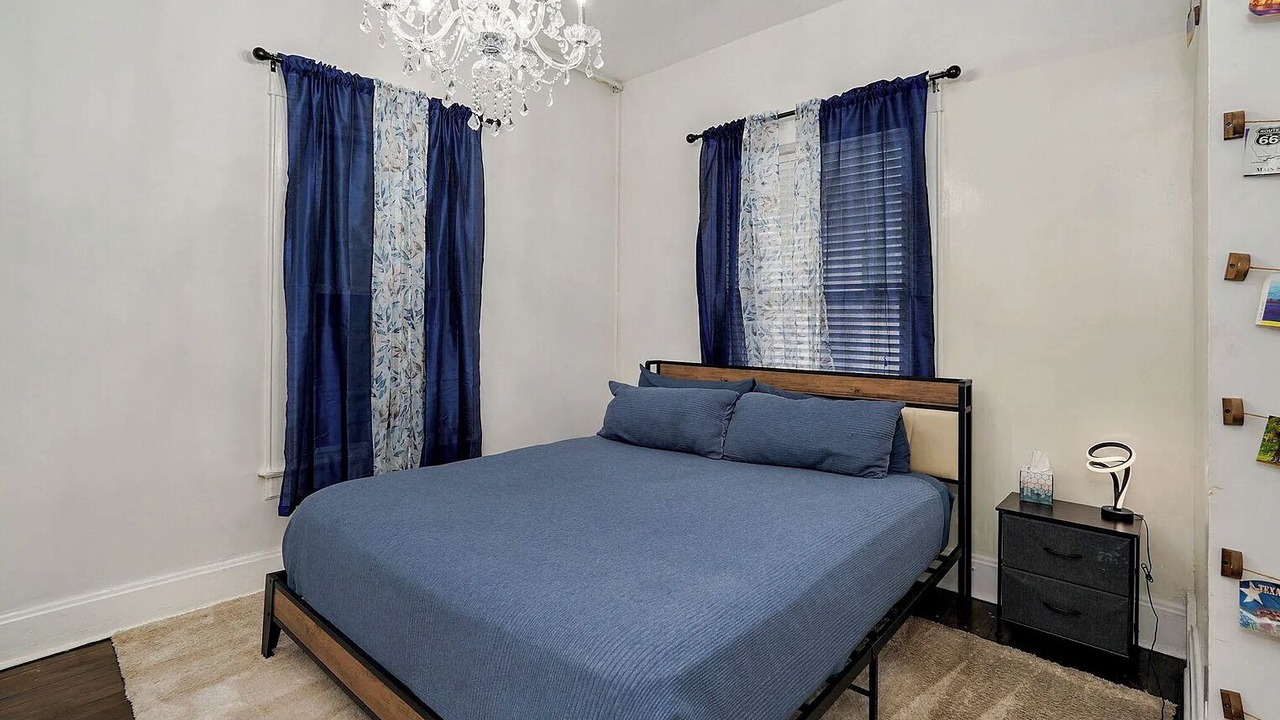 Photo of Bedroom in Downtown Springfield