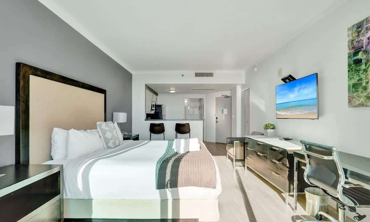 Photo of Bedroom in Coconut Grove