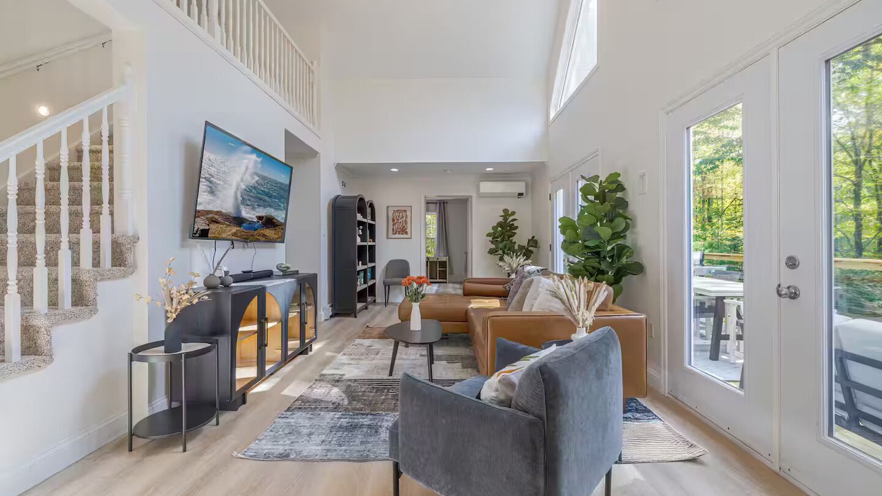 Photo of Livingroom in Ellsworth