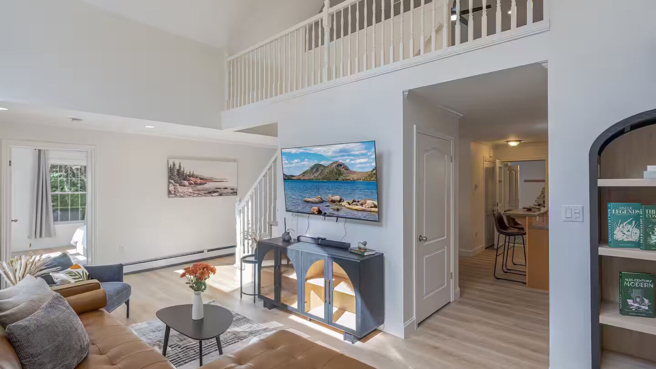 Photo of Livingroom in Ellsworth