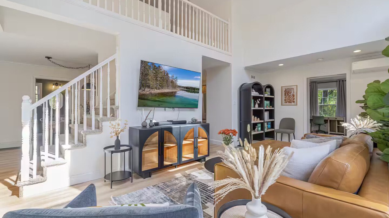 Photo of Livingroom in Ellsworth