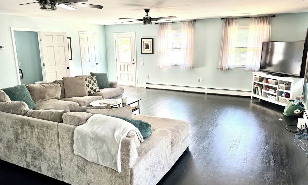 Photo of Livingroom in Solomons