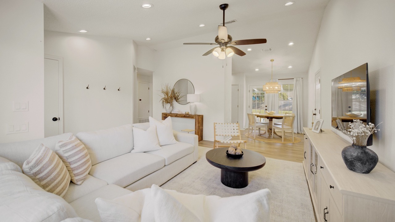 Photo of Livingroom in Gulf Breeze