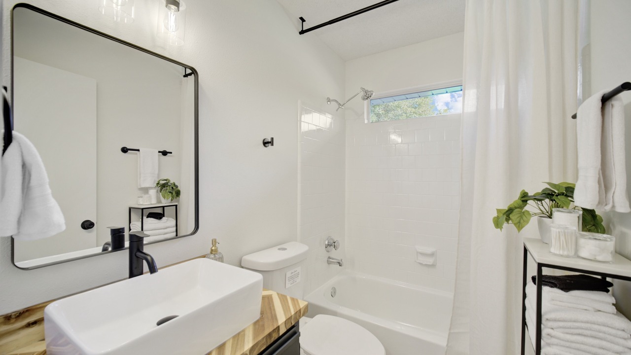 Photo of Bathroom in Gulf Breeze