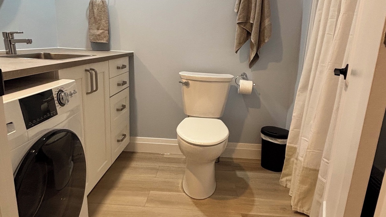 Photo of Bathroom in Conquerall Bank