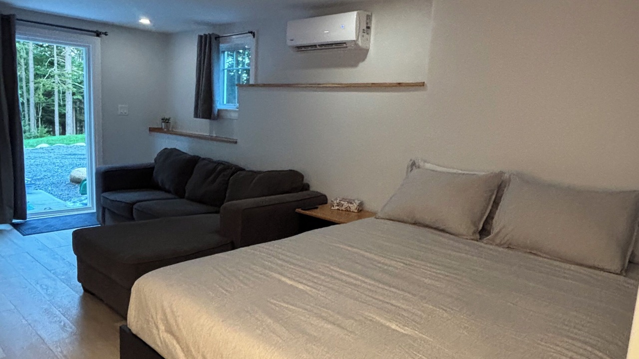 Photo of Bedroom in Conquerall Bank