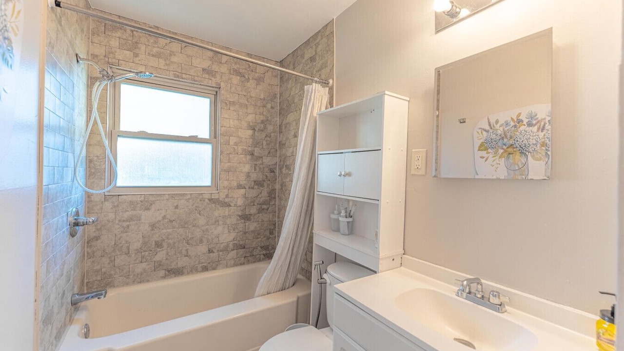 Photo of Bathroom in Lincoln Park