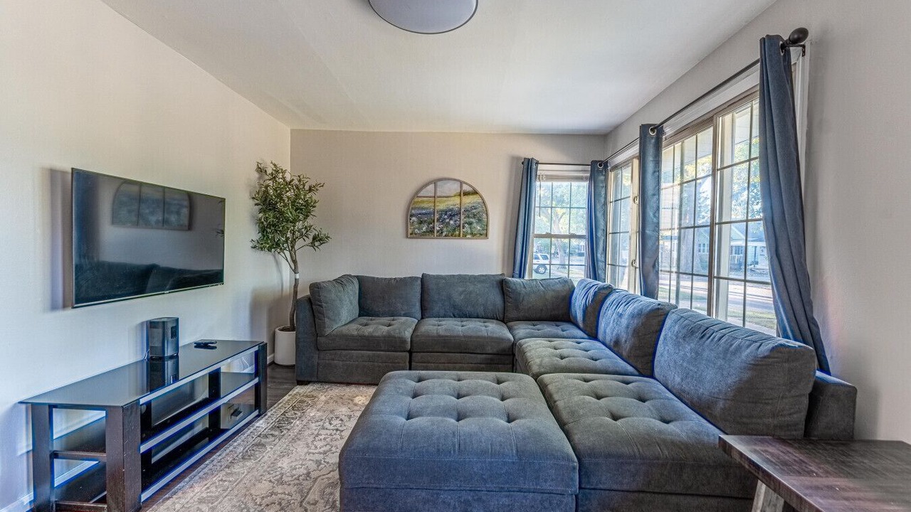 Photo of Livingroom in Lincoln Park