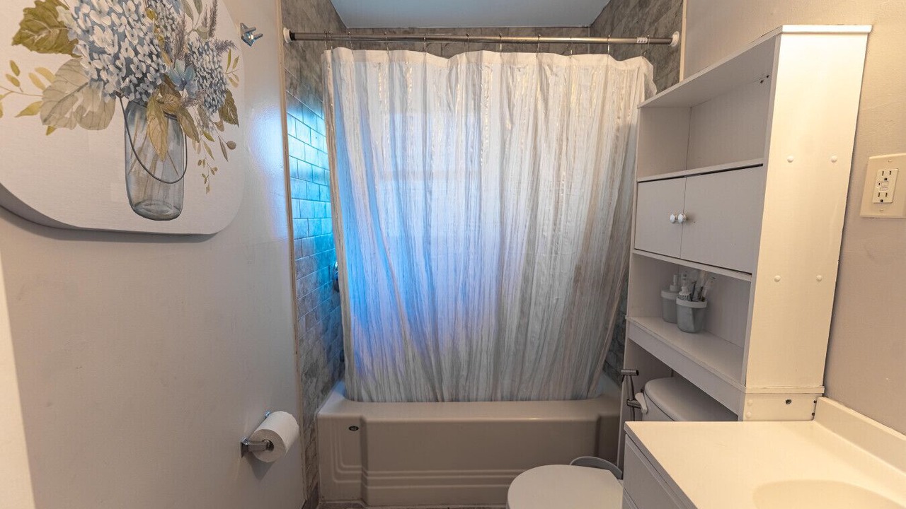 Photo of Bathroom in Lincoln Park