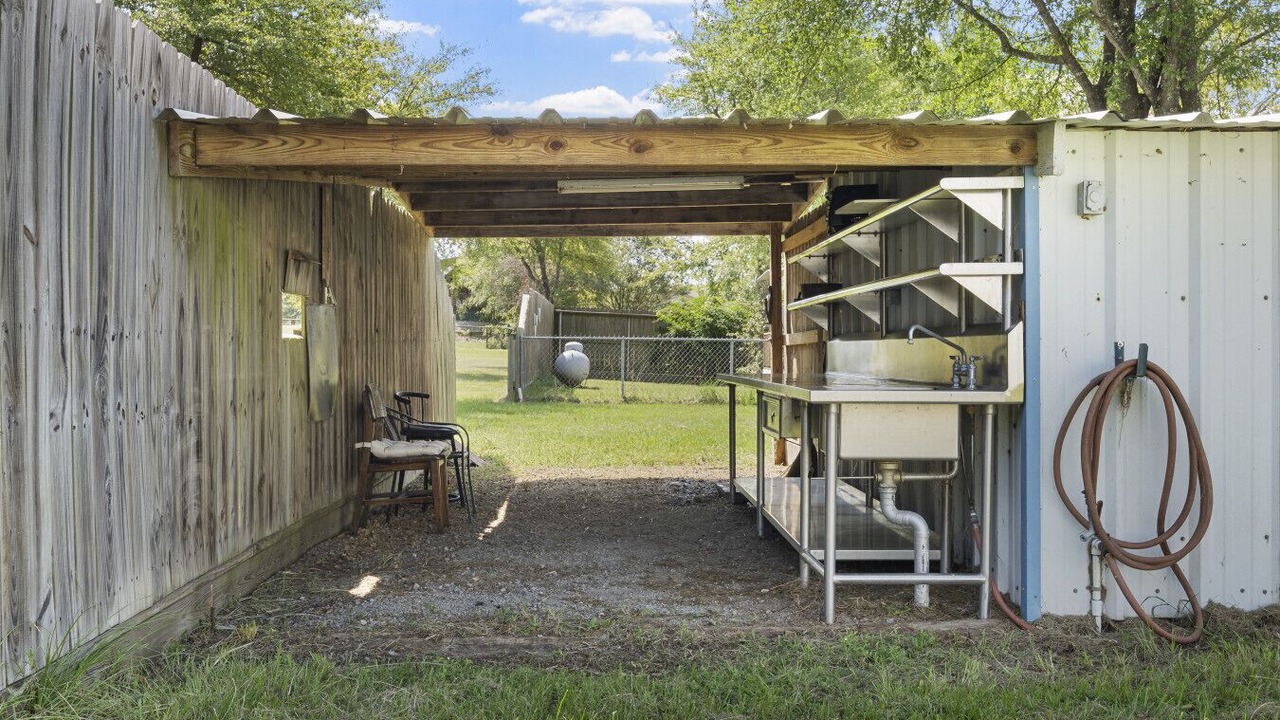 Photo of Outdoor in Cotton Gin