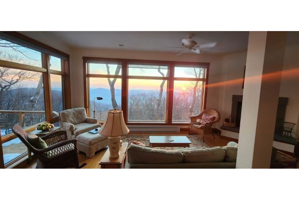 Photo of Livingroom in Wintergreen