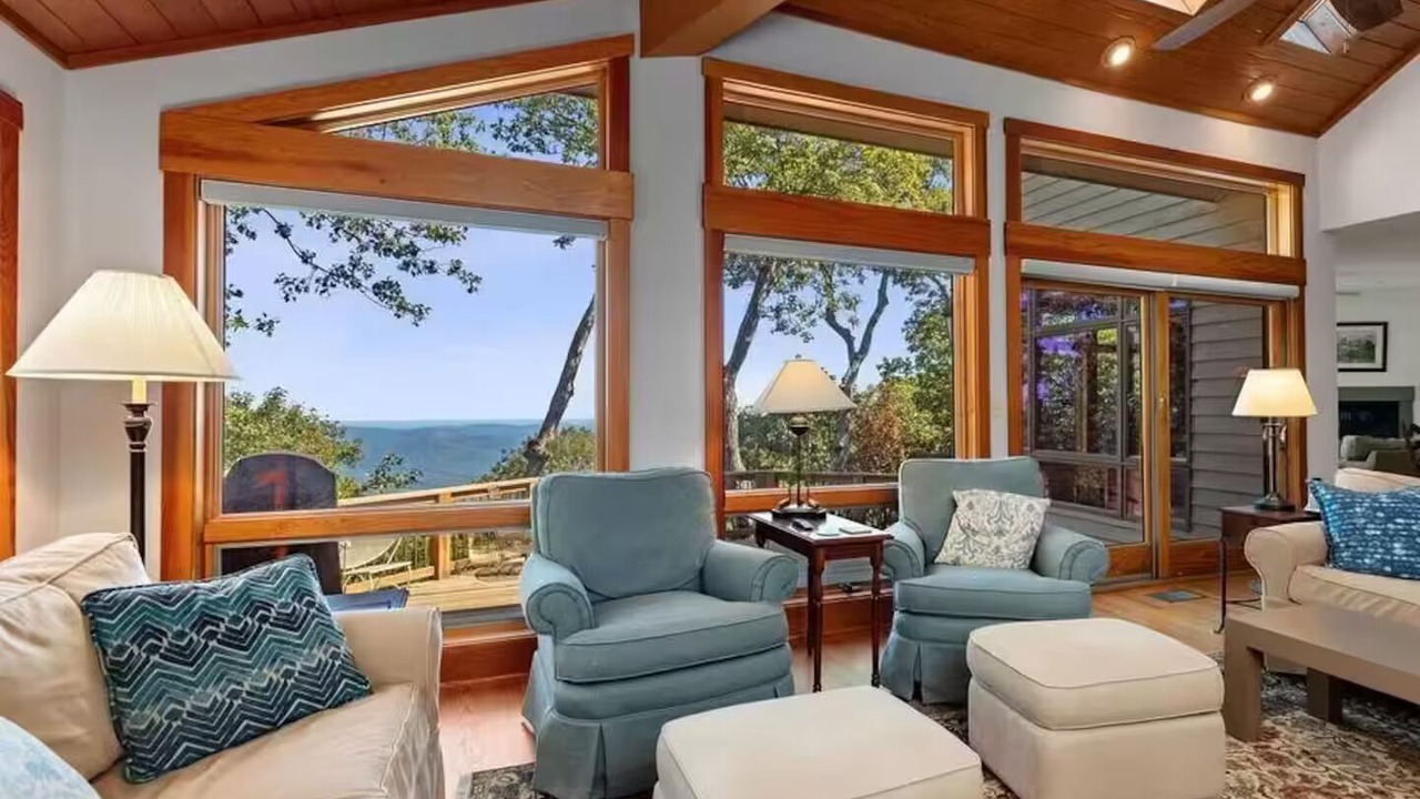 Photo of Livingroom in Wintergreen