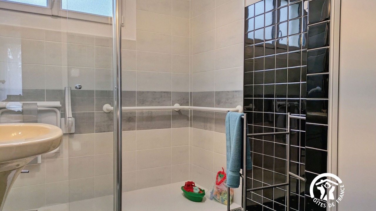 Photo of Bathroom in L'Huisserie