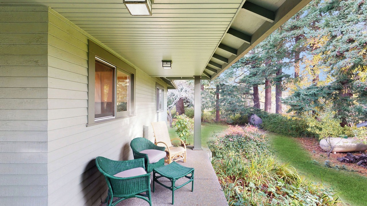 Photo of Patio Balcony in Lummi Island