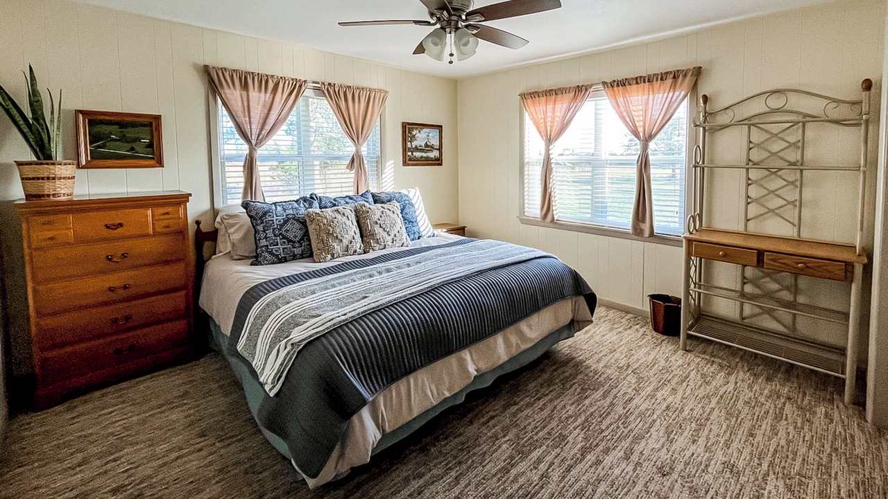 Photo of Bedroom in Smithville