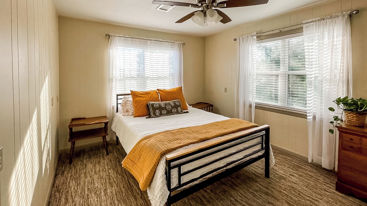 Photo of Bedroom in Smithville