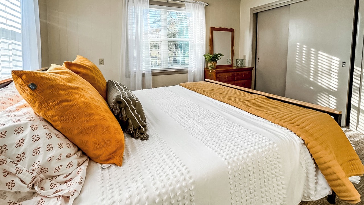 Photo of Bedroom in Smithville