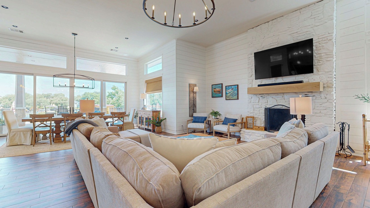 Photo of Livingroom in Granite Shoals