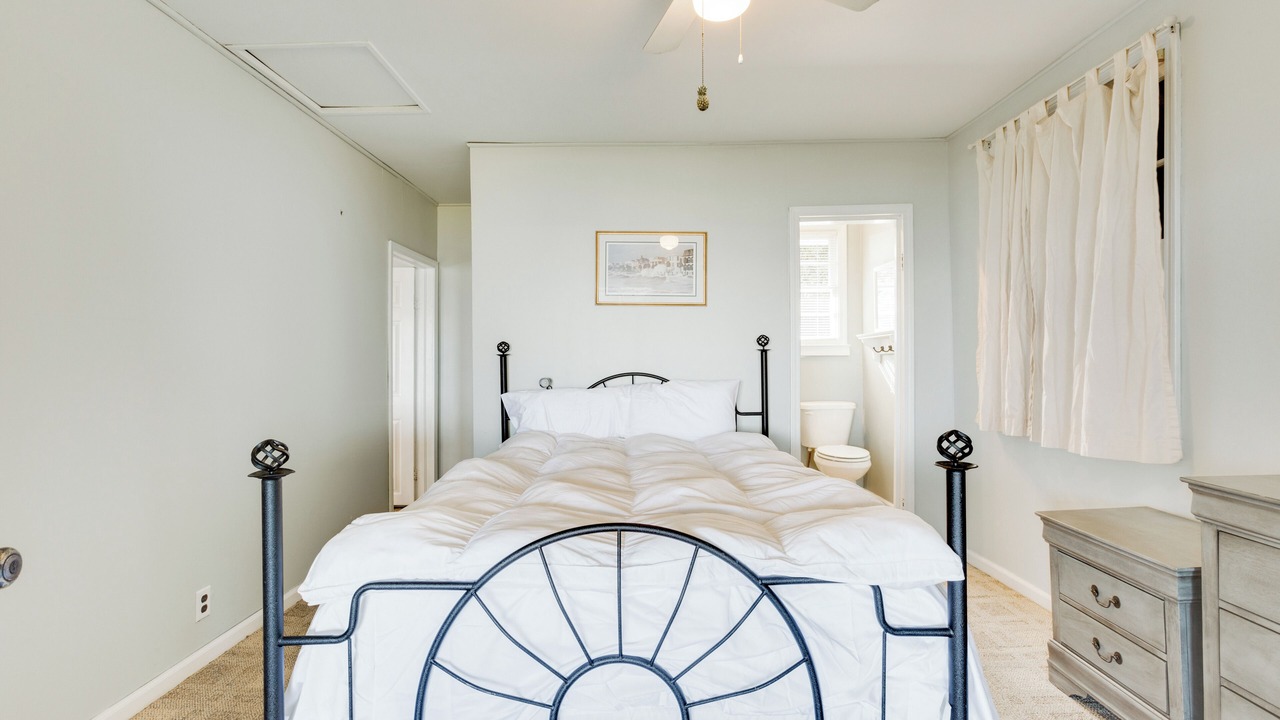 Photo of Bedroom in Russellville