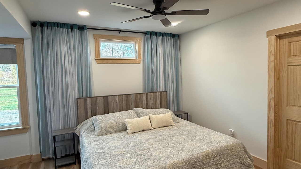 Photo of Bedroom in Lake Erie Beach