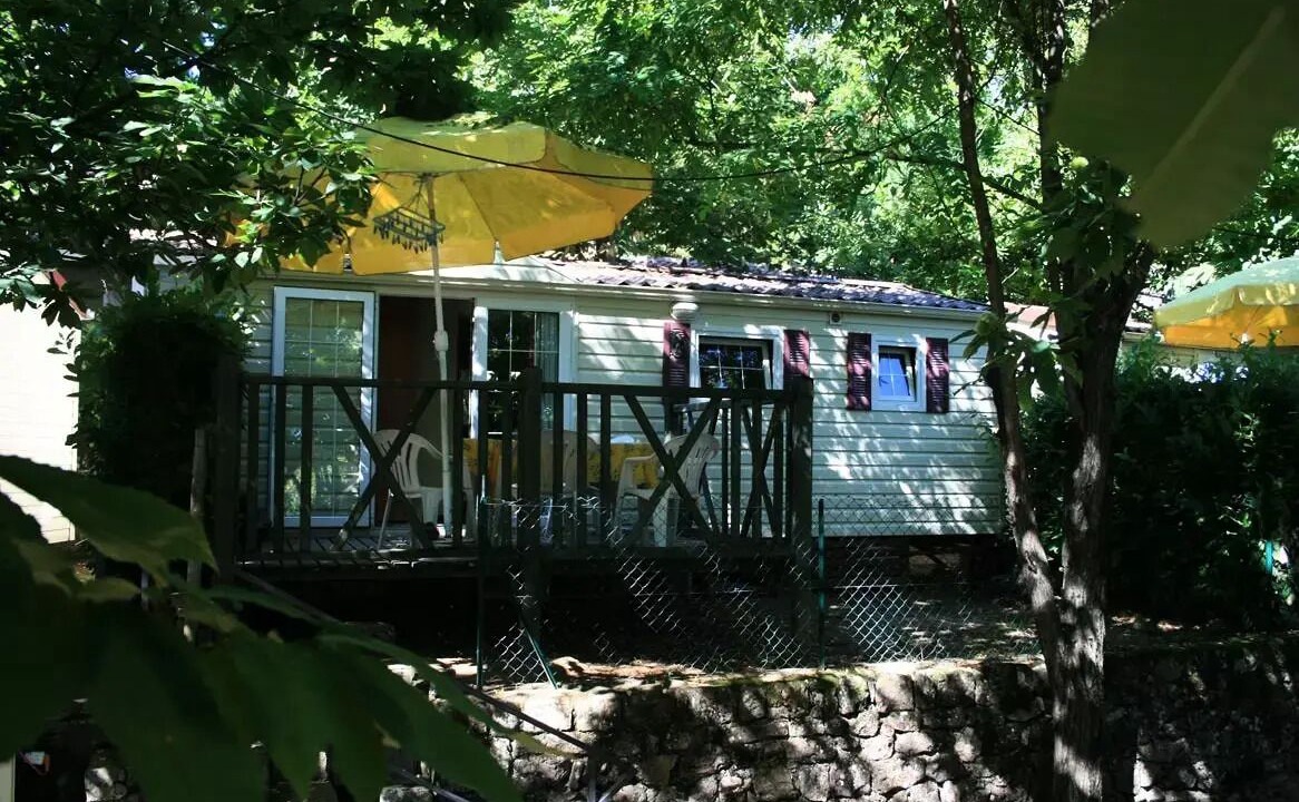 Photo of Outdoor in Ribes