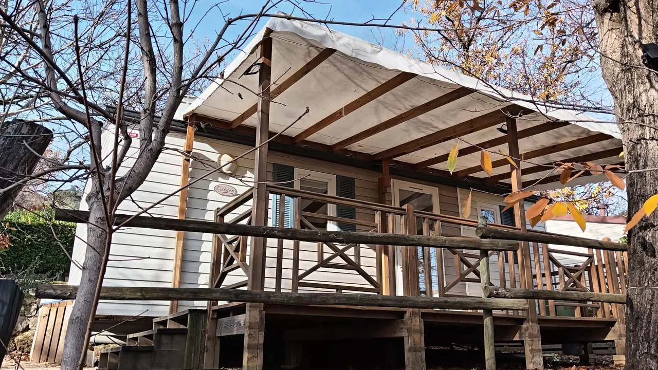 Photo of Outdoor in Ribes