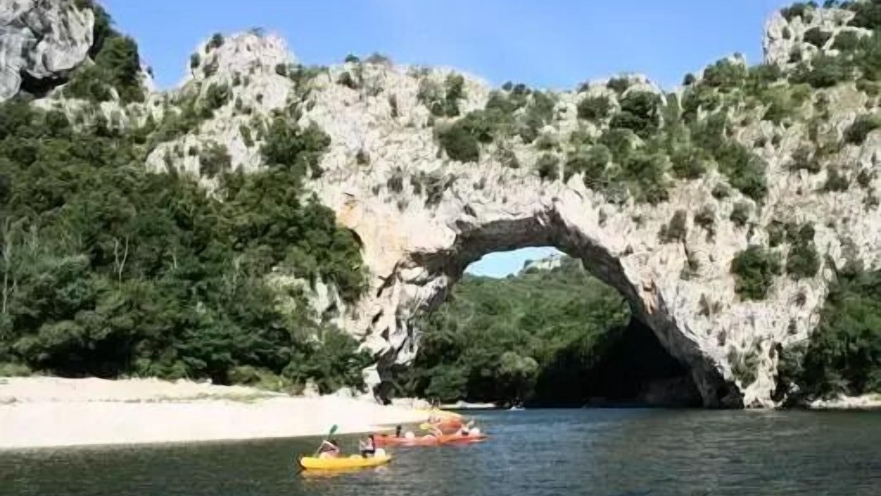 Photo of Others in Ribes