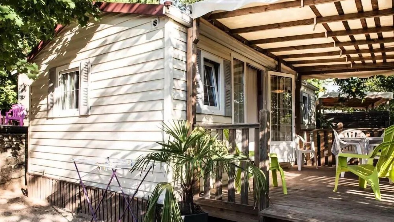 Photo of Outdoor in Ribes