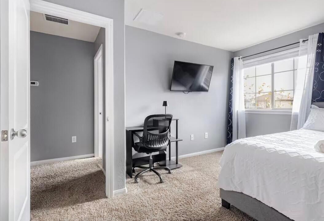 Photo of Bedroom in Manor