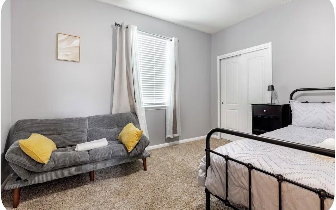 Photo of Bedroom in Manor