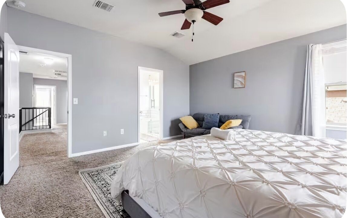 Photo of Bedroom in Manor