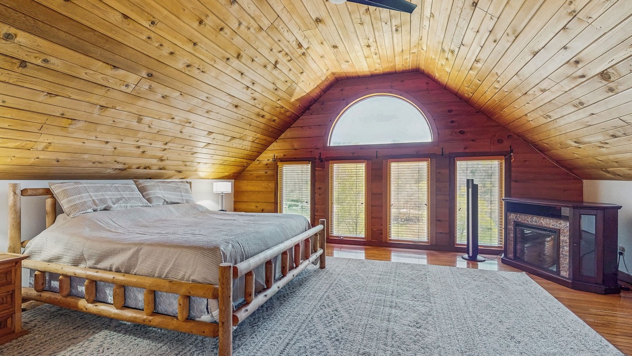 Photo of Bedroom in Caryville