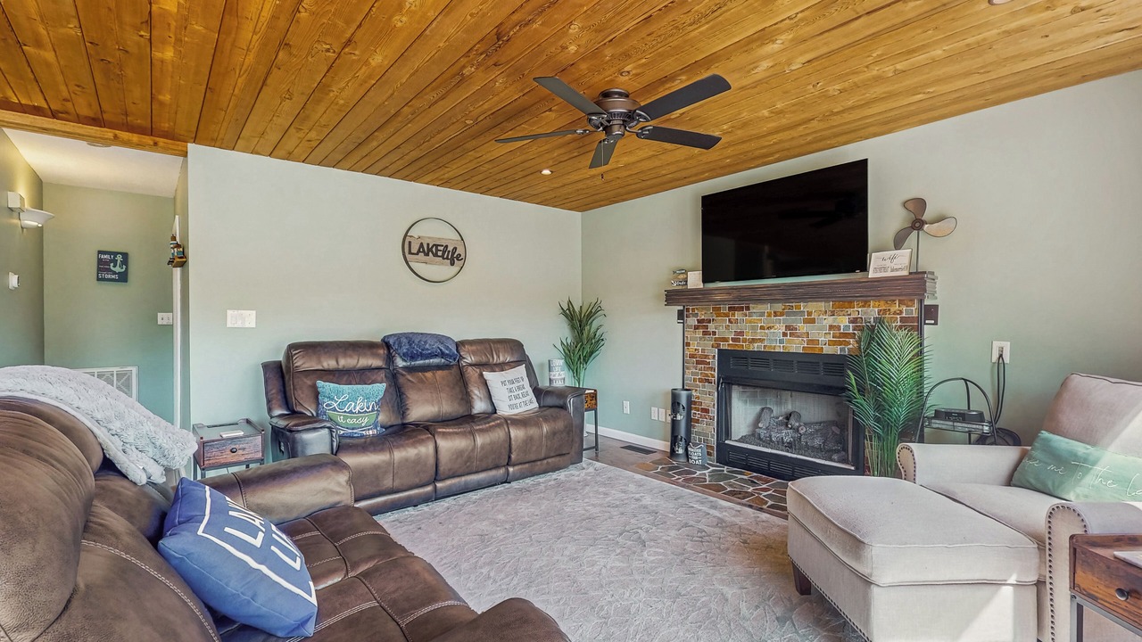 Photo of Livingroom in Caryville