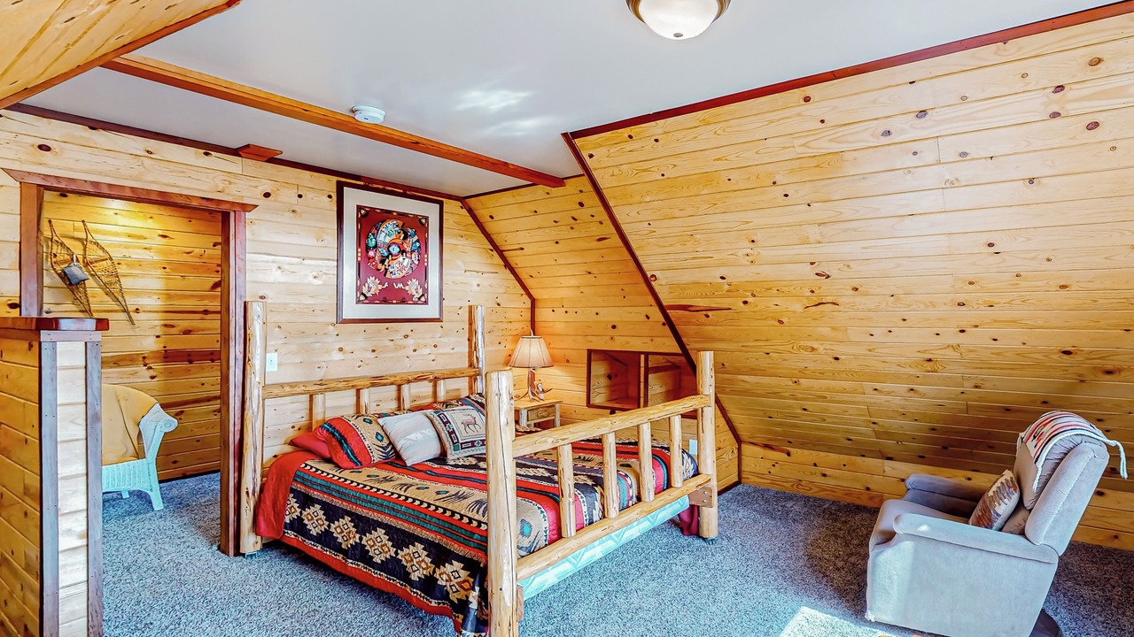 Photo of Bedroom in Garden Valley