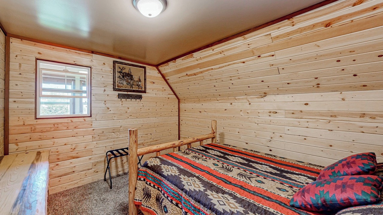 Photo of Bedroom in Garden Valley