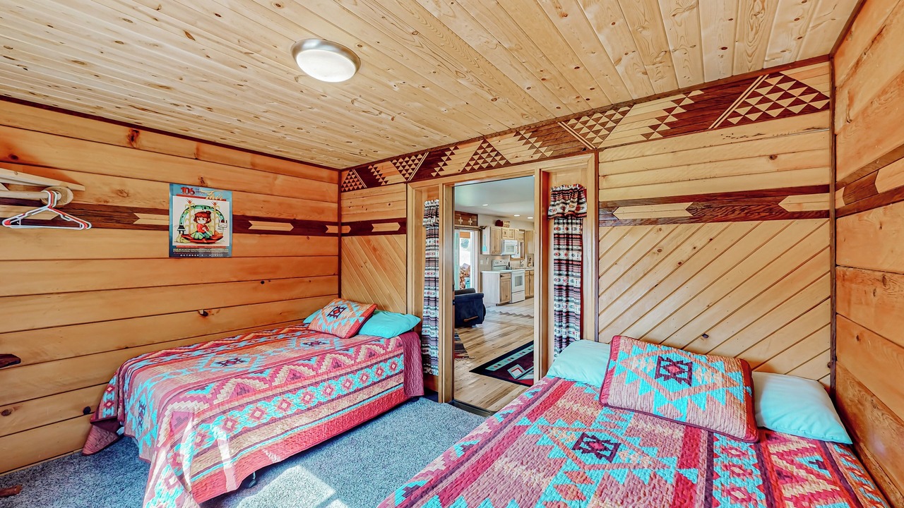 Photo of Bedroom in Garden Valley