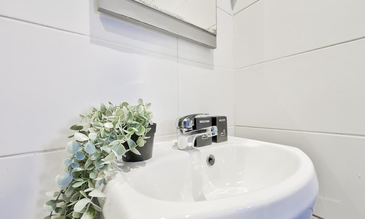 Photo of Bathroom in Centre